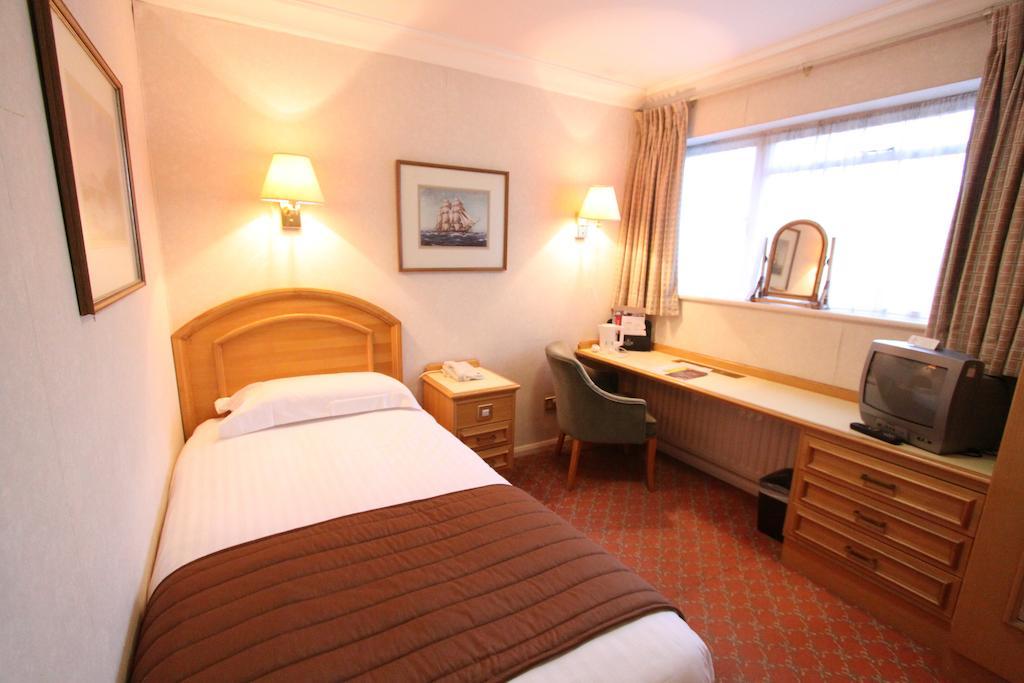 Swallow Churchgate Hotel Harlow Dış mekan fotoğraf