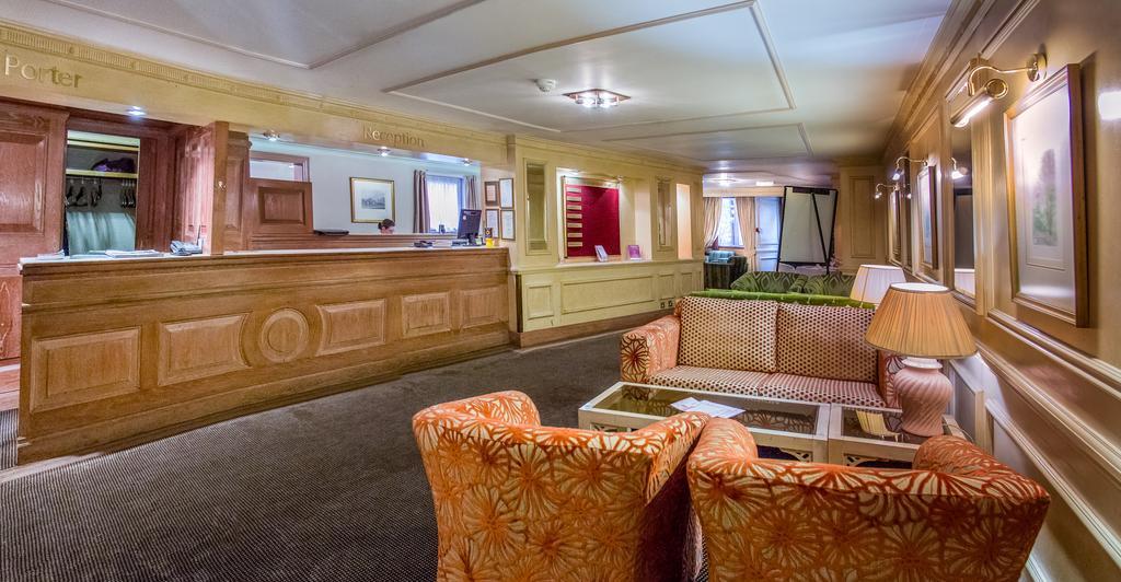 Swallow Churchgate Hotel Harlow Dış mekan fotoğraf