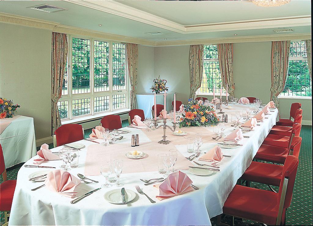 Swallow Churchgate Hotel Harlow Dış mekan fotoğraf