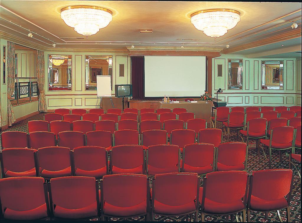 Swallow Churchgate Hotel Harlow Dış mekan fotoğraf