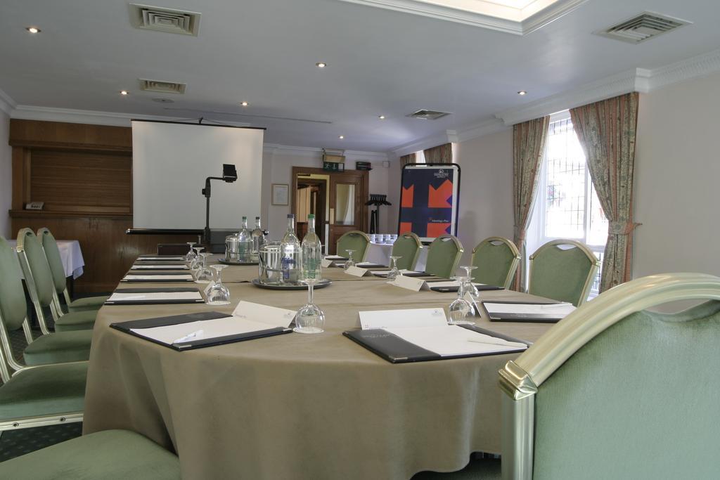 Swallow Churchgate Hotel Harlow Dış mekan fotoğraf